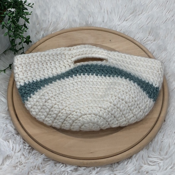 Crocheted basket/caddy - Picture 9 of 9